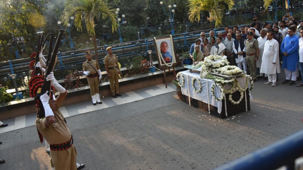 Bengali singer-songwriter Pratul Mukhopadhyay passes away at 83