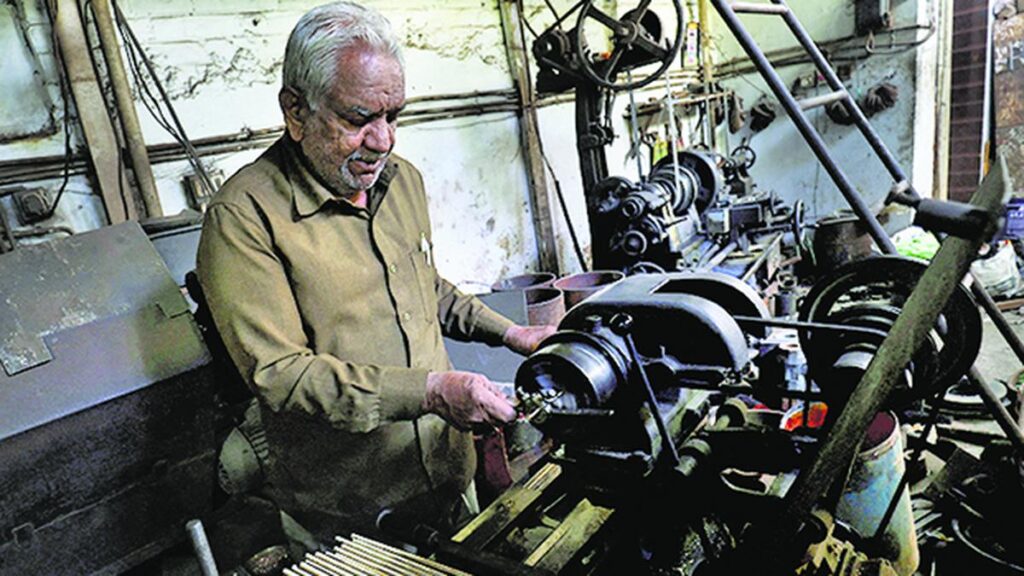 Flash India PMI expands to 60.6 in February on robust service sector indicators