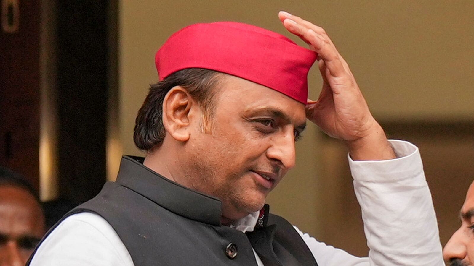 BJP likes cow dung smell, building Gaushala: Akhilesh Yadav’s potshot evokes Premchand retort from UP Dy CM