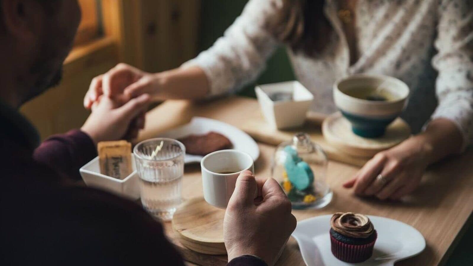 Modern relationships: When attraction met social evolution