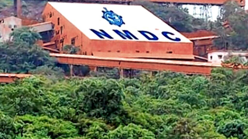 NMDC iron ore output, sales rise in April 