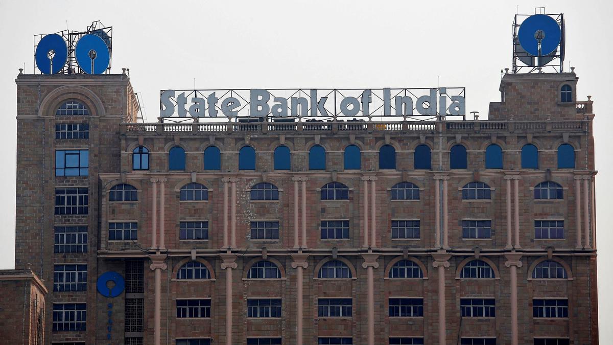 SBI starts recruitment drive for over 5,500 Junior Associates posts