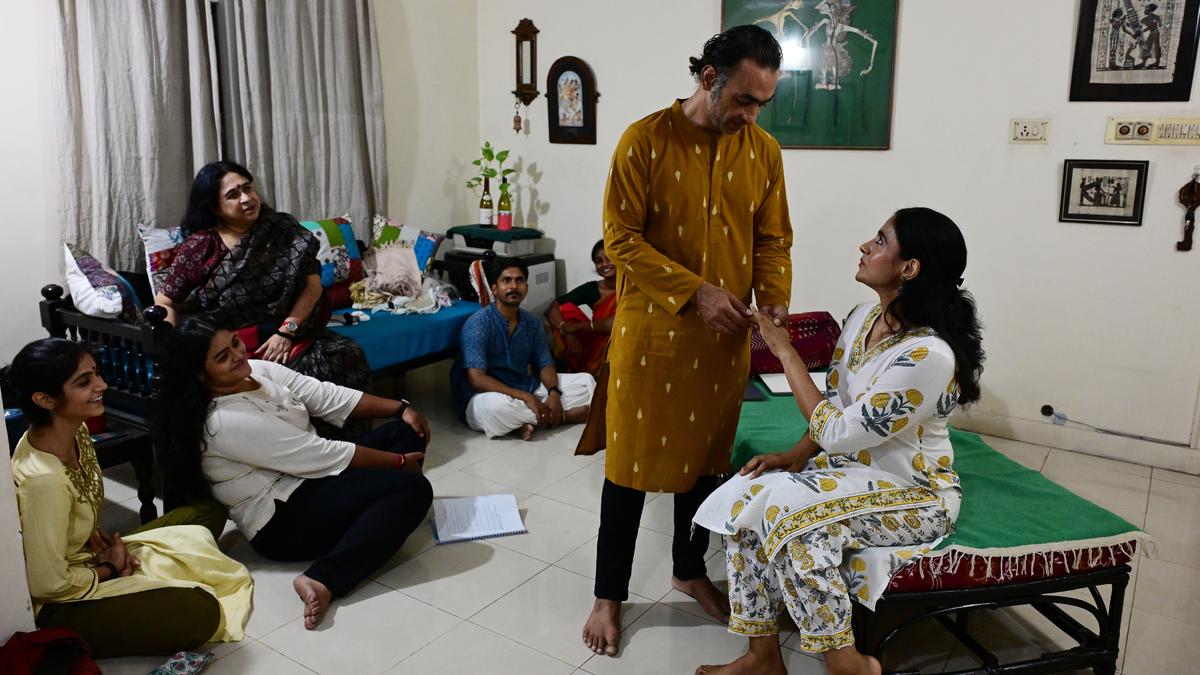 Spotlight on Pandit Ravi Shankar’s life and legacy in Gowri Ramnarayan’s Enchantment