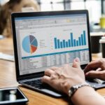 Asos Slumps on Weak Earnings Outlook Amid Complex Overhaul