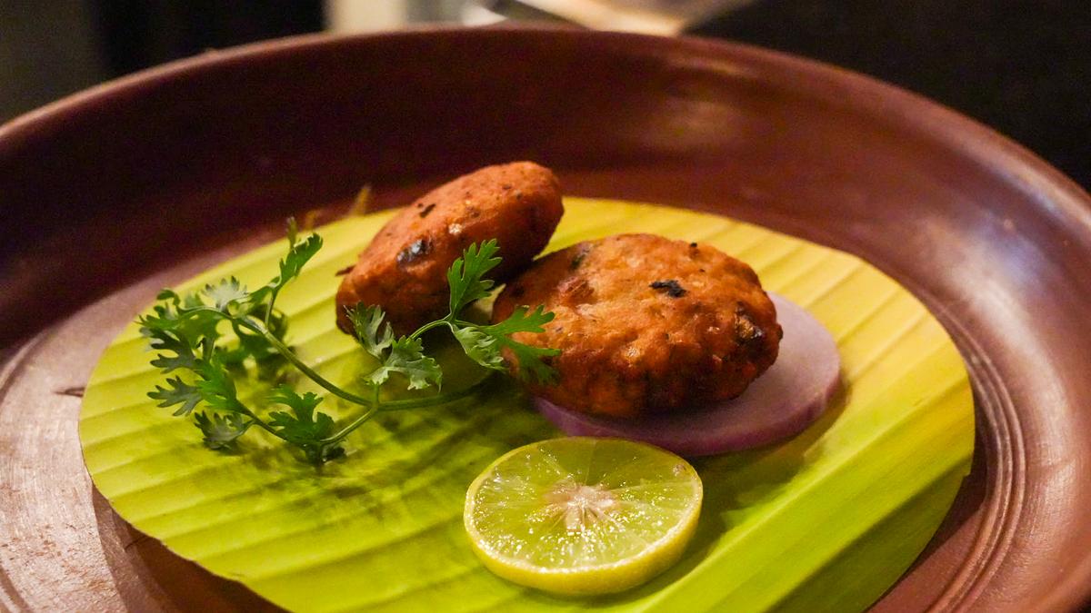 At Aatrupaduthal in Kumbakonam, travel through Sangam-era Tamilakam with dinner