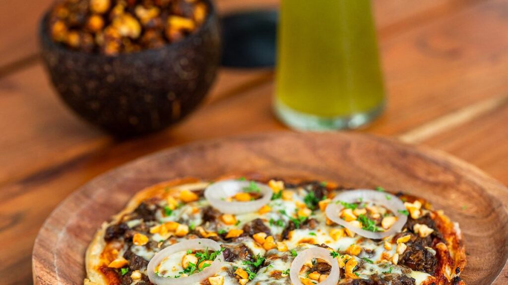 From kadalai mittai French toast and chicken curryza to karuppatti milk shake and karuppu kavuni salad, Coimbatore’s Put Kadalia, an all-day cafe packs goodness with a crunch