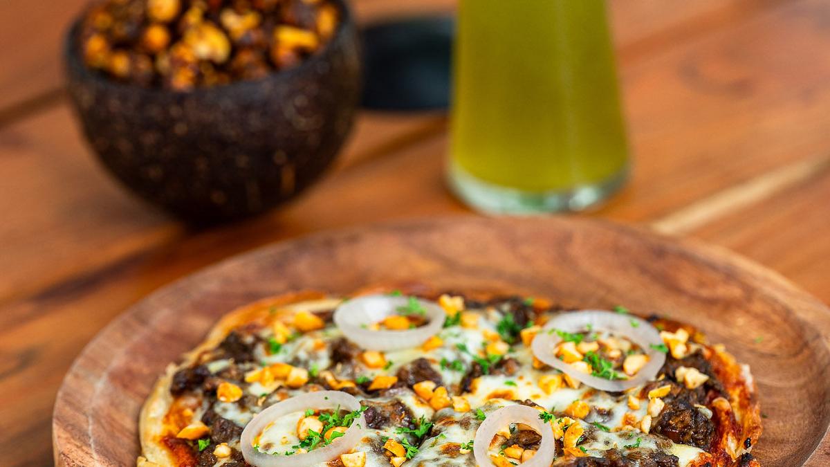 From kadalai mittai French toast and chicken curryza to karuppatti milk shake and karuppu kavuni salad, Coimbatore’s Put Kadalia, an all-day cafe packs goodness with a crunch