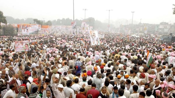 Protesters Oppose Trump in ‘No Kings’ Events Across the US