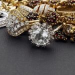 Gold, silver futures hit fresh records on Federal probe, geopolitical tensions